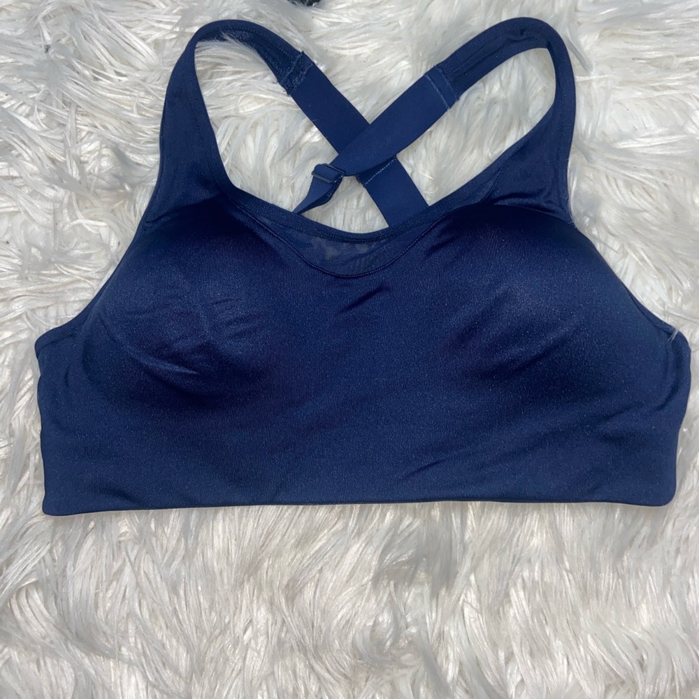 VS pink sports bra